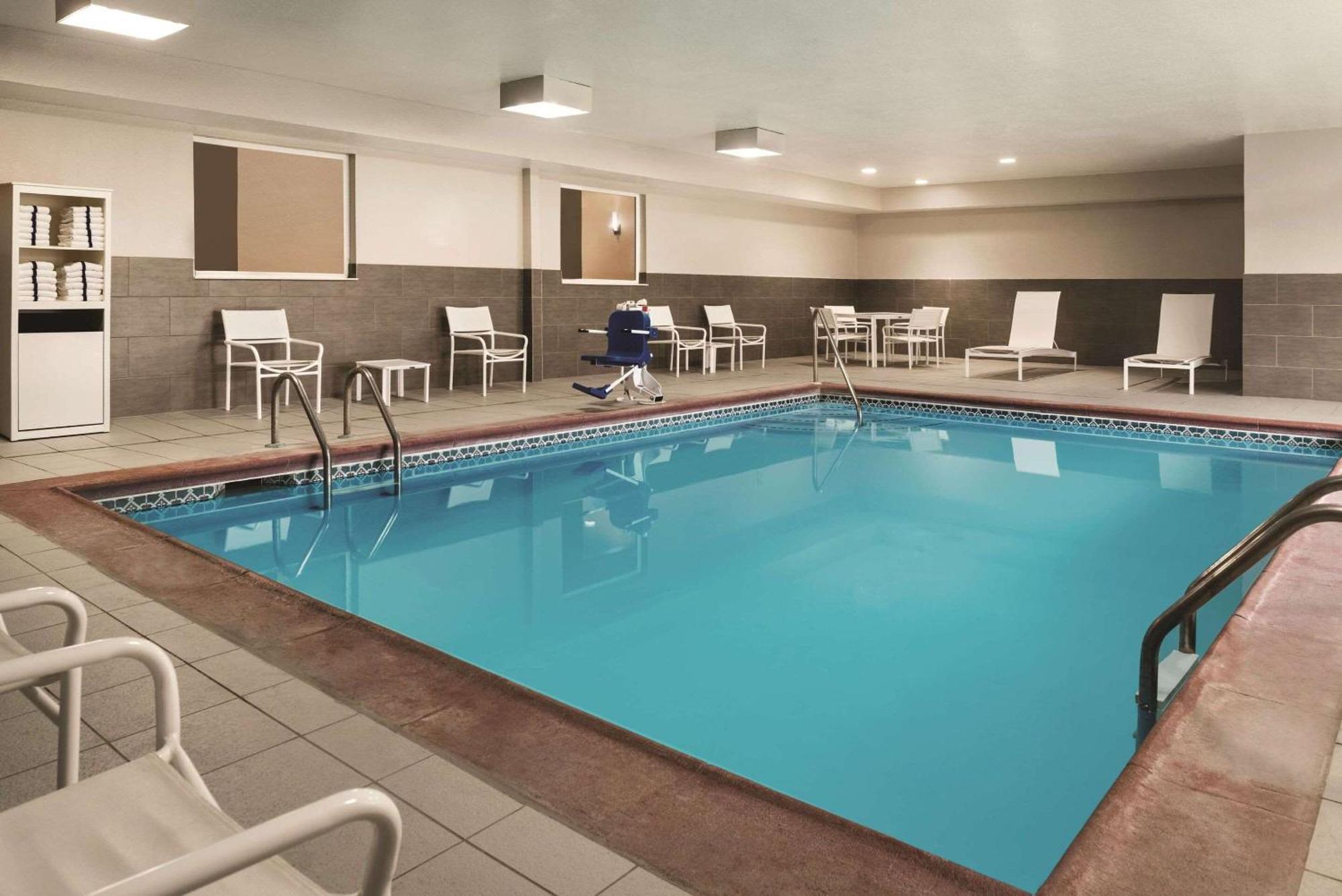 Country Inn & Suites By Radisson, Indianapolis South, In Exterior photo